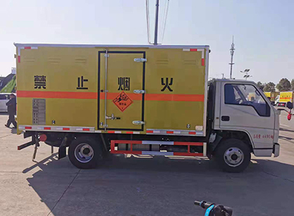 潮阳爆破器材运输车技术升级与安全合规新趋势